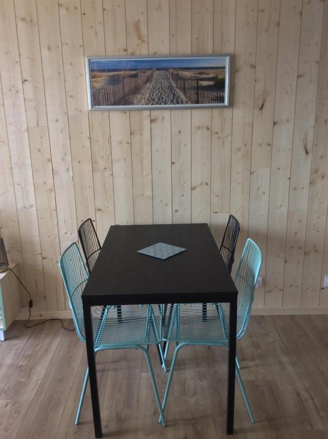 Les Obiones: Beachfront Studio with Sea View in Fort Mahon Plage Exterior photo