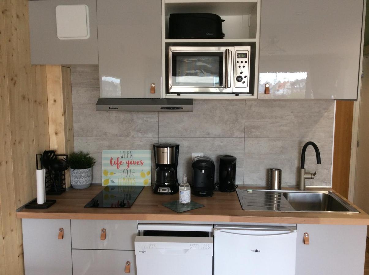 Les Obiones: Beachfront Studio with Sea View in Fort Mahon Plage Exterior photo