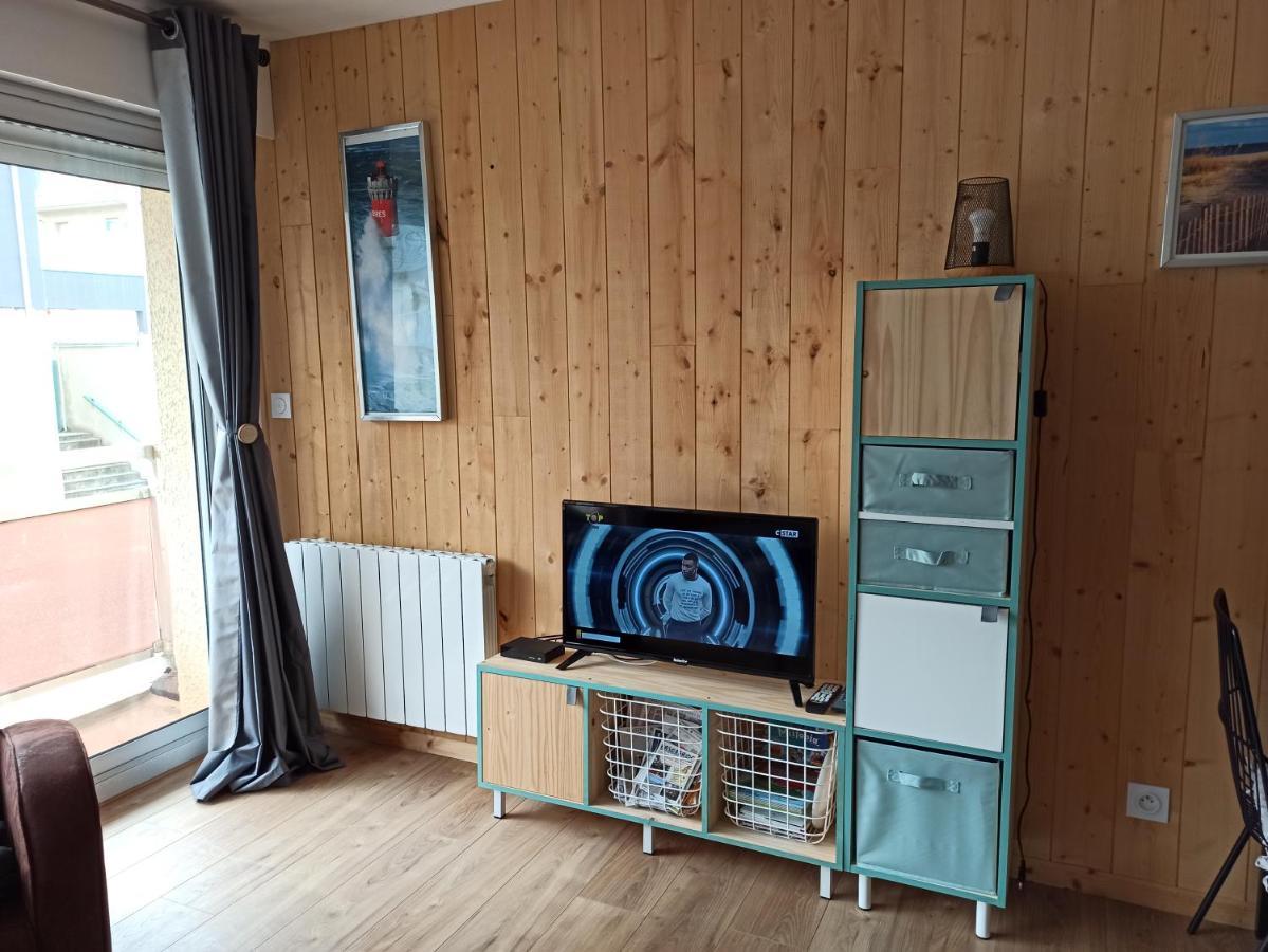 Les Obiones: Beachfront Studio with Sea View in Fort Mahon Plage Exterior photo